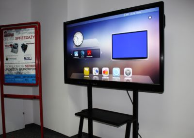 Salon wystawowy - monitor interaktywny